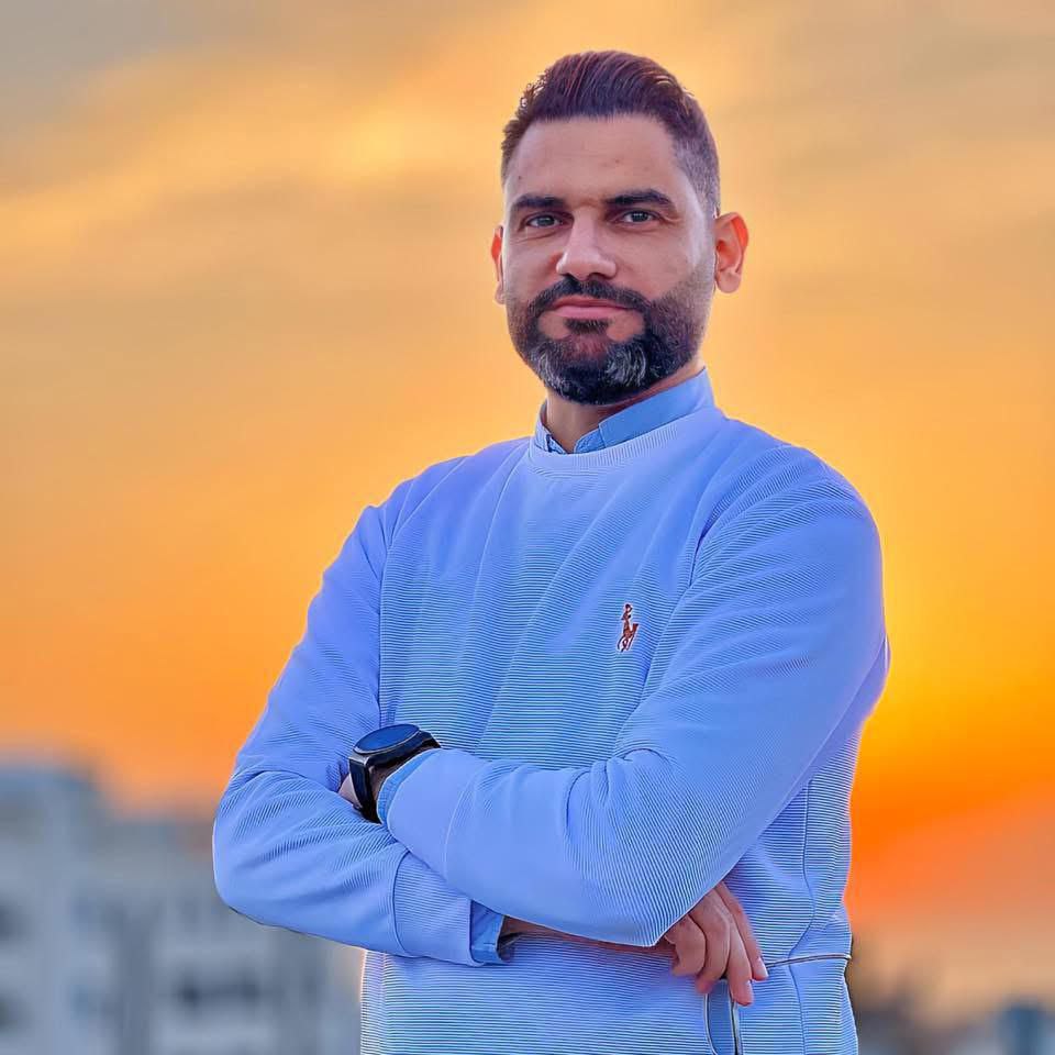 صورة الكاتب